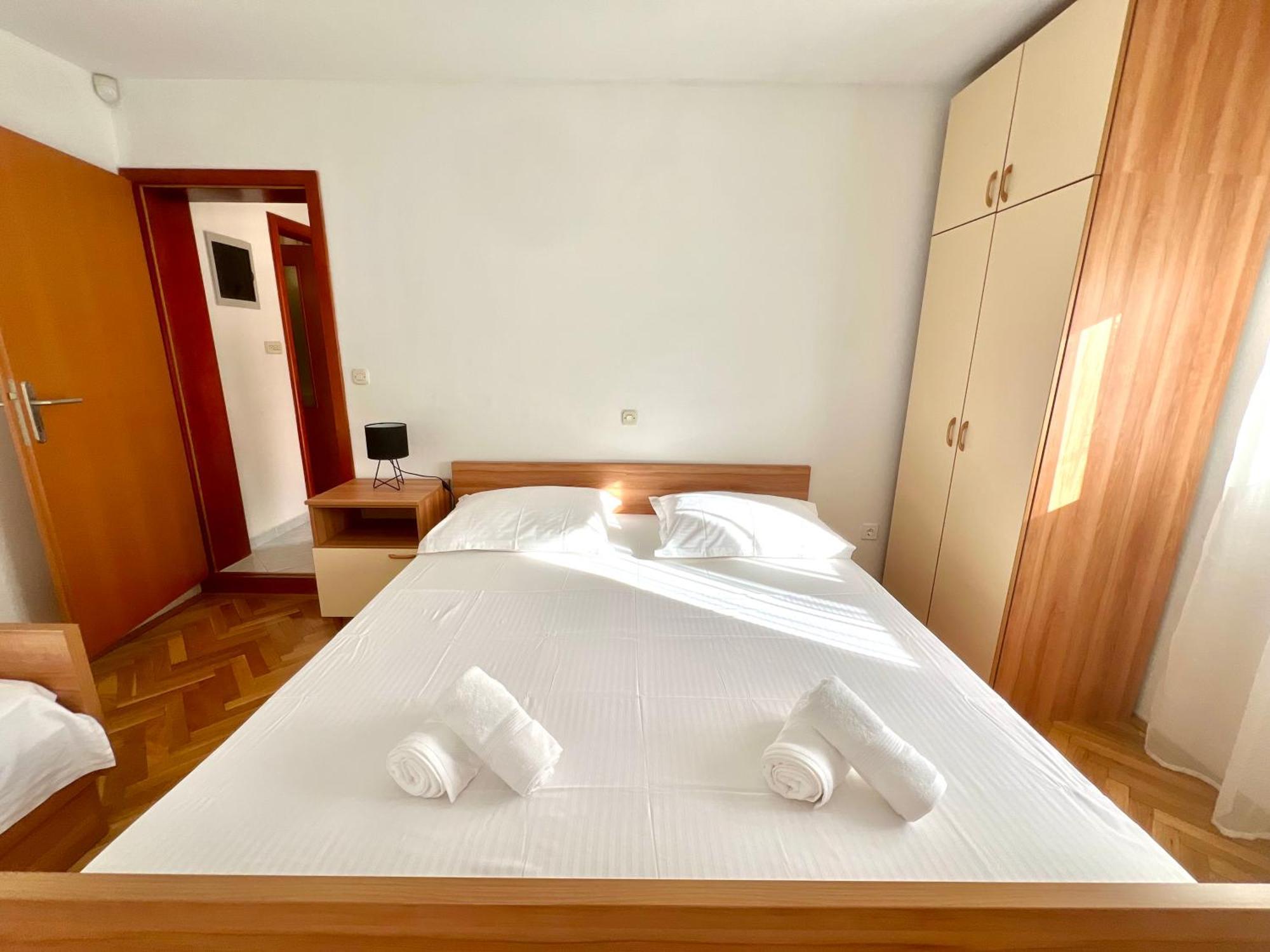 Апартаменты Adria 2 Слатине Экстерьер фото